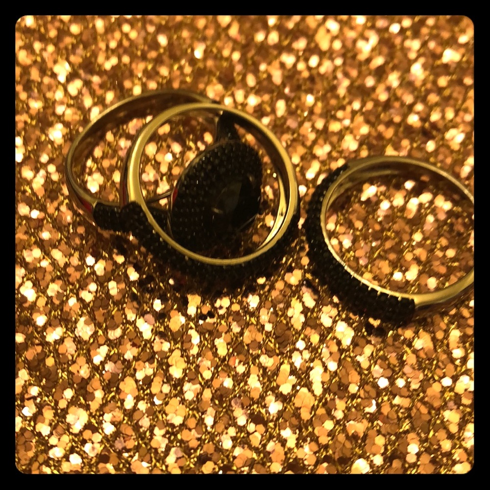 Black spinels on stamped 925 ring size 8 1/2